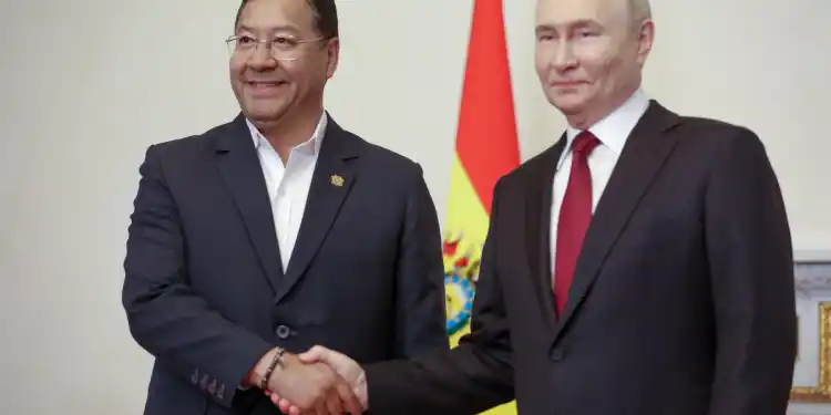 Los presidentes de Bolivia Luis Arce y de Rusia Vladimir Putin. Foto Comunicacion Presidencial