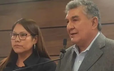 senadores torrez y escobar en conferencia