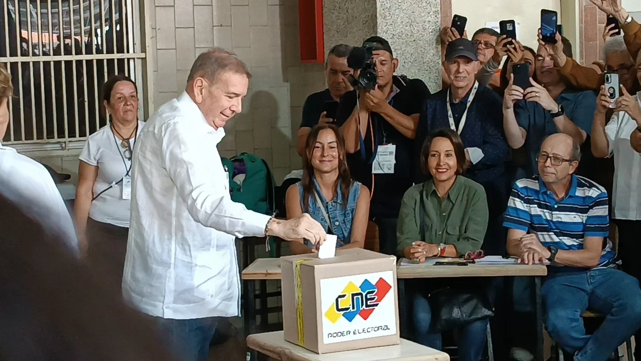 El candidato opositor Edmundo Gonzalez Urrutia