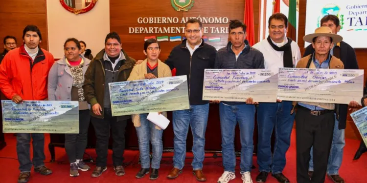 La Gobernacion entrego el Prosol a 61 comunidades