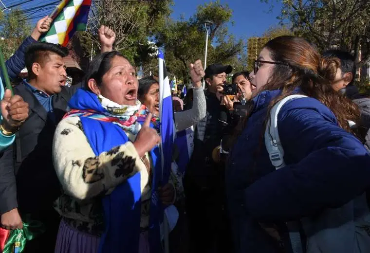 amagues de enfrentamientos entre militantes arcistas y evistas