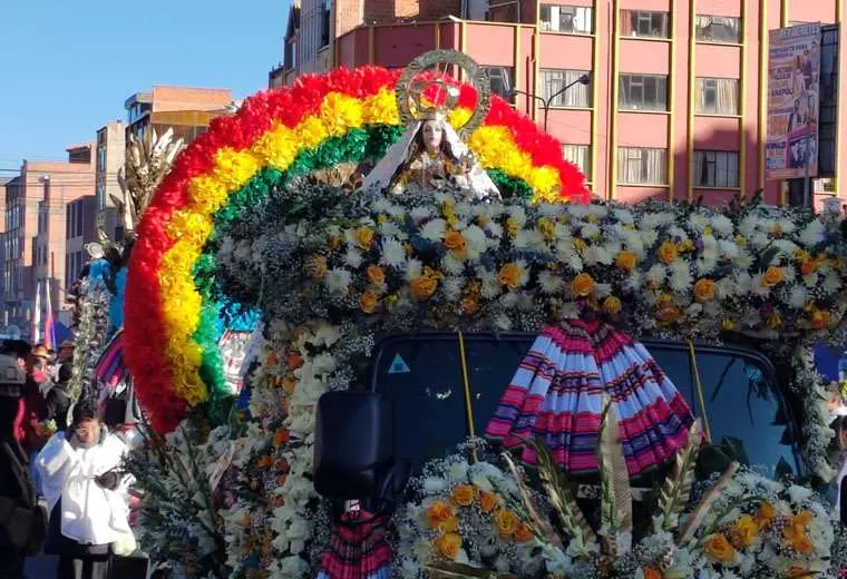 el comienzo de la entrada de la virgen del carmen