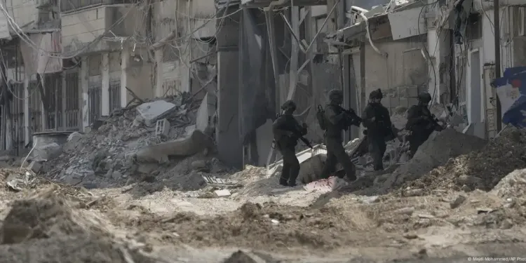 Soldados israelies durante la operacion militar desplegada en el campo de refugiados de Nur Shams en Tulkarem Cisjordania