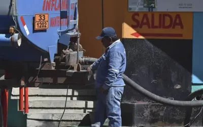 Transporte pesado asegura falta de diesel en surtidores y YPFB apunta a la 22especulacion22