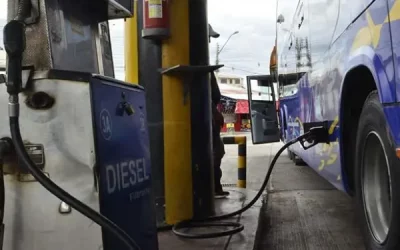 Venta de diesel en surtidores de Cochabamba. Hernan Andia