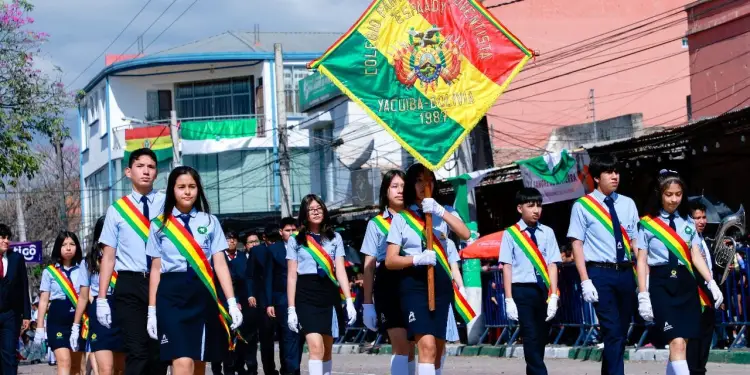 desfile aniversario gran chaco