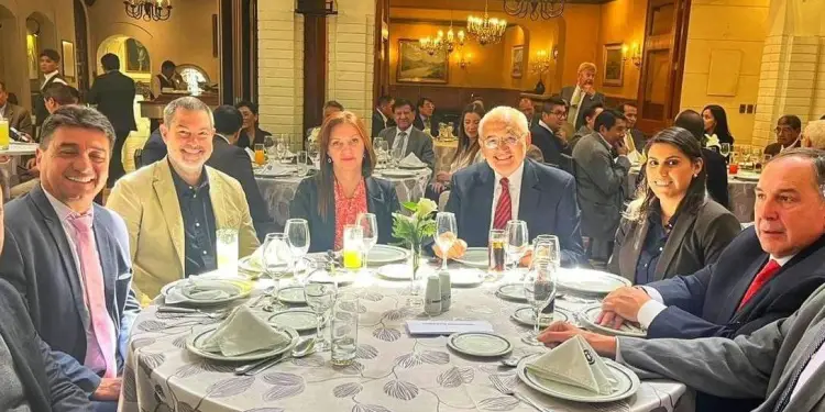 reunion de politicos